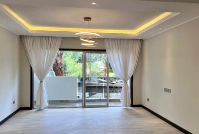 1 Bed Apartment with Swimming Pool at Riverside - 4