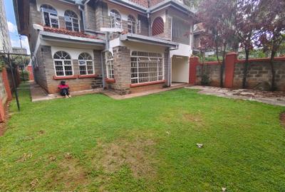 4 Bed Townhouse with En Suite at Lavington Green - 2