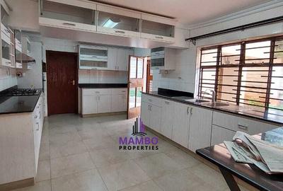 4 Bed House with En Suite at Daisy - 3