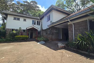 4 Bed House with En Suite in Lavington - 4