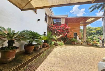 6 Bed House with En Suite in Kitisuru