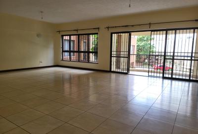 4 Bed Apartment with En Suite in Brookside - 2