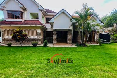 4 Bed Townhouse with En Suite in Rosslyn - 2