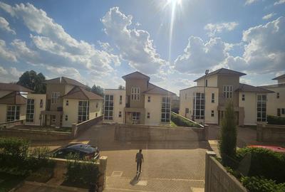 4 Bed Townhouse with En Suite in Runda