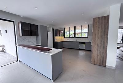 4 Bed Townhouse with En Suite in Loresho - 3