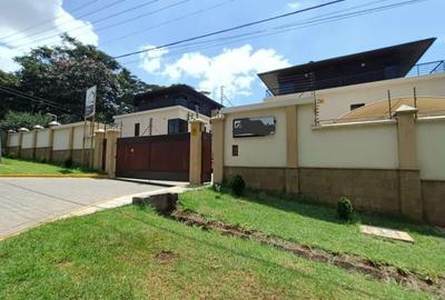 4 Bed Townhouse with En Suite at Othaya Road