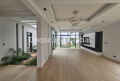 5 Bed Townhouse with En Suite in Lavington - 3