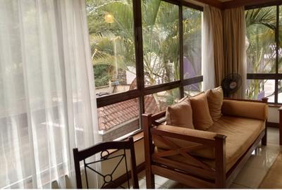 Serviced 2 Bed Apartment with En Suite at Arboretum