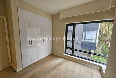 2 Bed Apartment with En Suite in Riverside