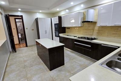4 Bed Apartment with En Suite in Kilimani