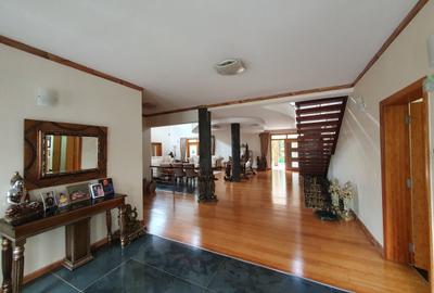 5 Bed Villa with En Suite in Kyuna - 2