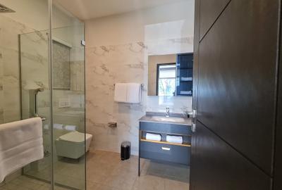 Furnished 2 Bed Apartment with En Suite at Riverside Drive