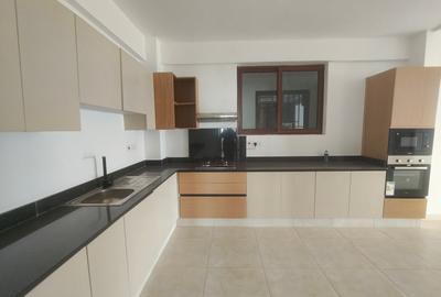3 Bed Apartment with En Suite at Parklands