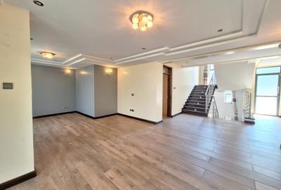 5 Bed Townhouse with En Suite at Lavington Green. - 4
