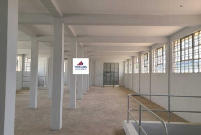 6,000 ft² Warehouse with Fibre Internet in Industrial Area - 4