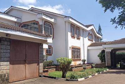 5 Bed Townhouse with En Suite at Runda Drive - Mimosa Court - Kiambu Road