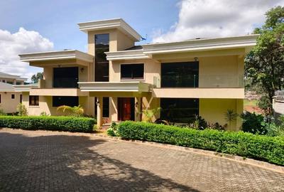 5 Bed Townhouse with En Suite in Loresho