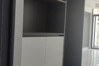 Serviced 2 Bed Apartment with En Suite at Westlands Rd - 3