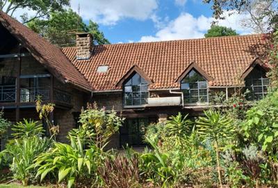 3 Bed House with Garden in Nyari