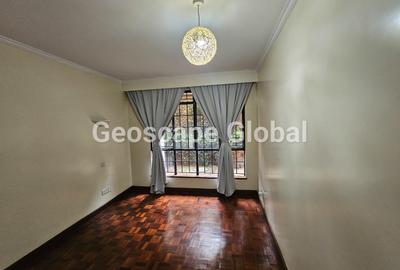 4 Bed Apartment with En Suite in Riverside