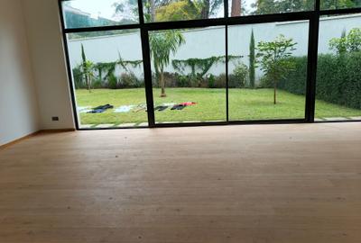 5 Bed Townhouse with En Suite at Lavington - 4