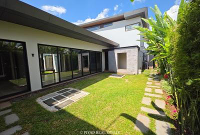 3 Bed Townhouse with Swimming Pool in Runda