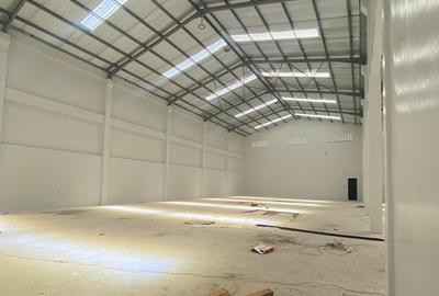 10,000 ft² Warehouse with Parking in Athi River