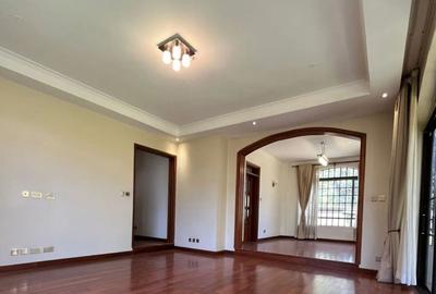 5 Bed House with En Suite in Lavington