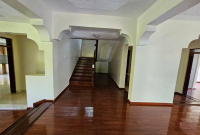 5 Bed House with En Suite in Lower Kabete