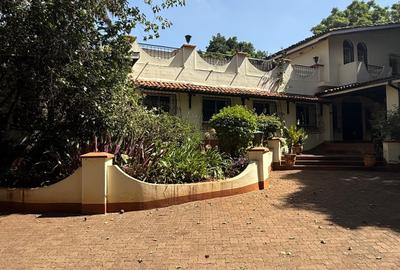 5 Bed Villa with En Suite in Lavington - 2