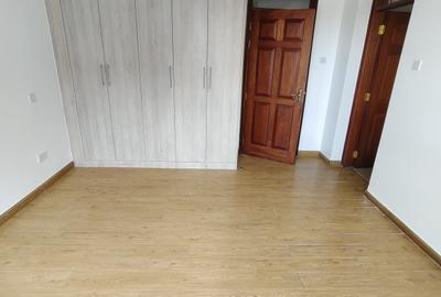 2 Bed Apartment with En Suite in Kilimani - 3