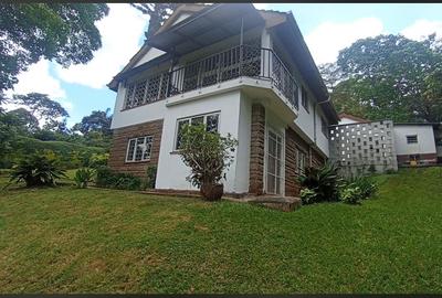 5 Bed House with En Suite at Kyuna