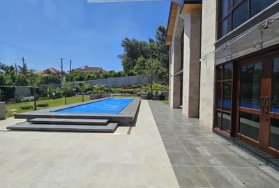 5 Bed House with En Suite in Runda - 2