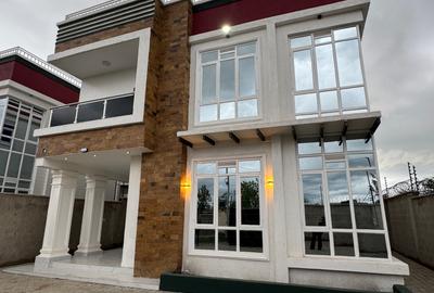 4 Bed Townhouse with En Suite in Kitengela