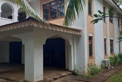 4 Bed House with En Suite in Nyali Area