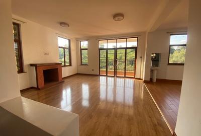 4 Bed Townhouse with En Suite in Redhill - 2