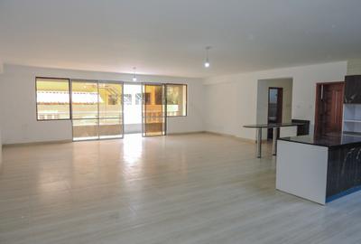 4 Bed Apartment with En Suite at First Parklands Avenue