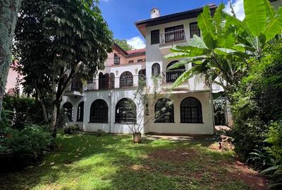 4 Bed Townhouse with En Suite at Riverside Drive - 2