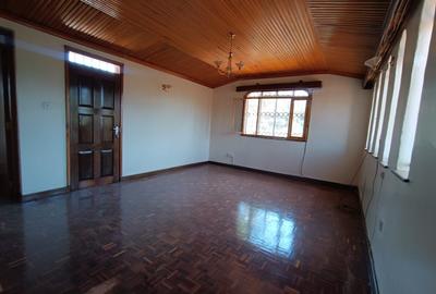 4 Bed House with En Suite in Runda - 2