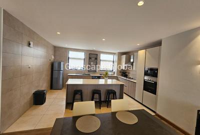 Furnished 2 Bed Apartment with En Suite in Spring Valley