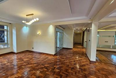 5 Bed House with En Suite at Nyari
