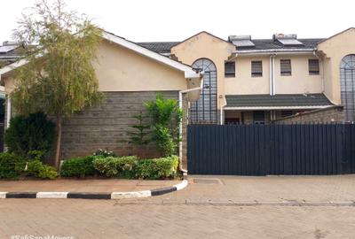 3 Bed Townhouse with En Suite at Donholm