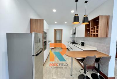 Serviced 2 Bed Apartment with En Suite in Parklands - 4