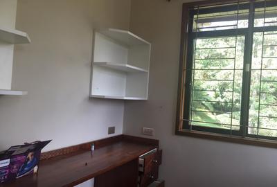 4 Bed House with En Suite in Runda