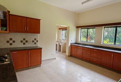 4 Bed House with En Suite in Karen