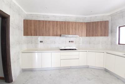 3 Bed Apartment with En Suite at Kileleshwa Road - 4