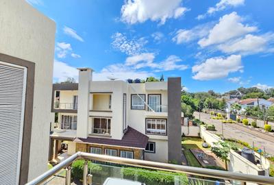 5 Bed House with En Suite in Lavington