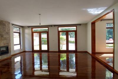 5 Bed Townhouse with En Suite in Lavington - 4