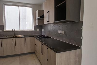 2 Bed Apartment with En Suite at Rhapta Road