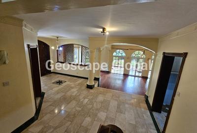 5 Bed House with En Suite in Spring Valley - 3